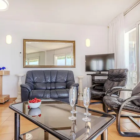 Groc By Interhome *